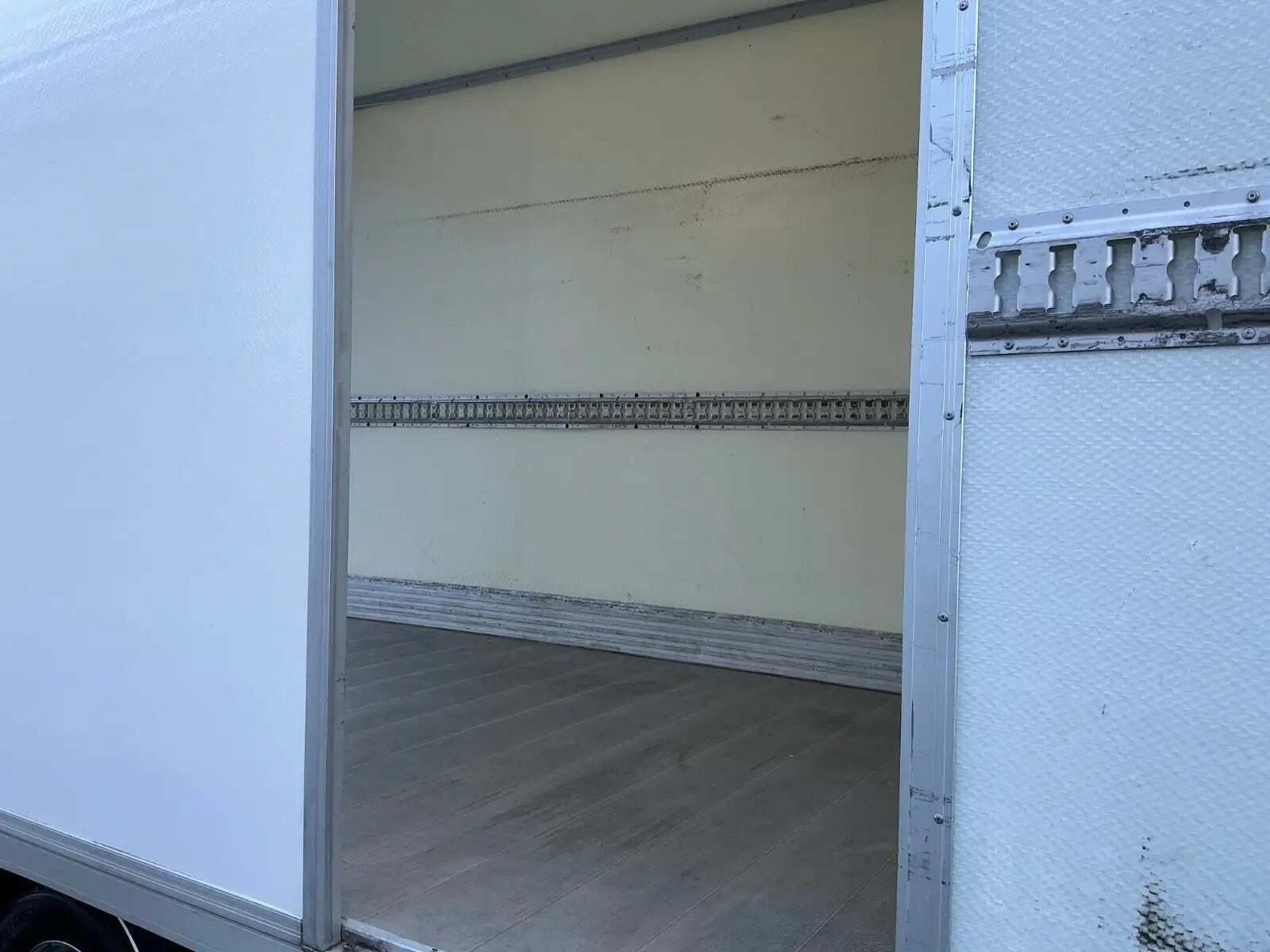 Hvid Mercedes Sprinter 317 fra 2022