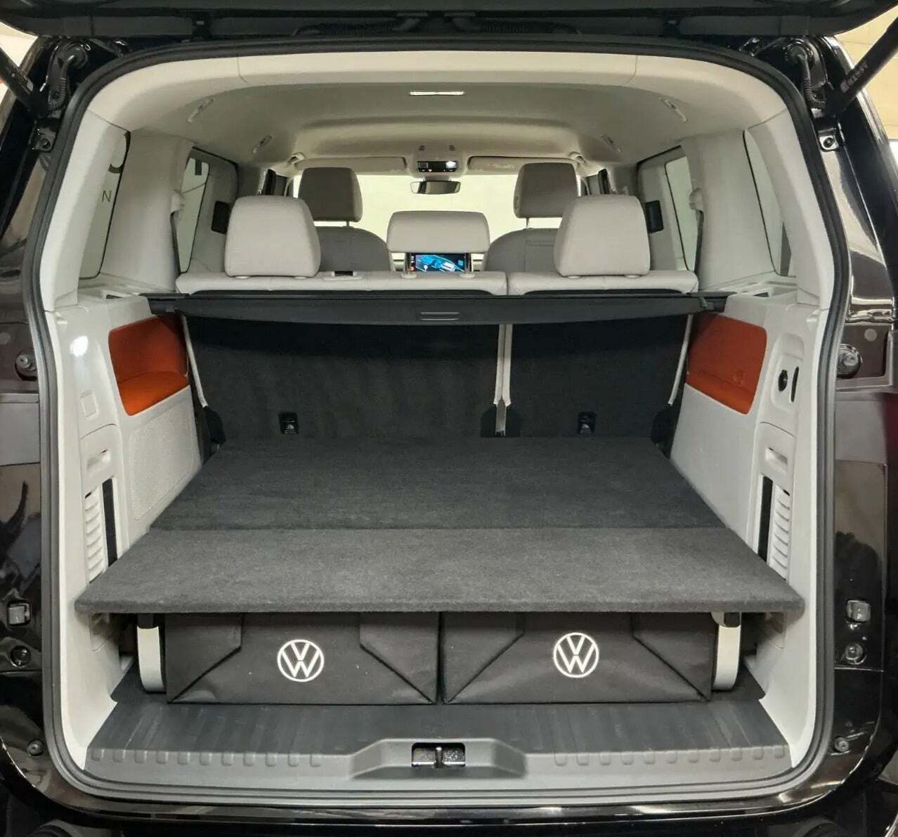 Sort VW ID.Buzz fra 2024