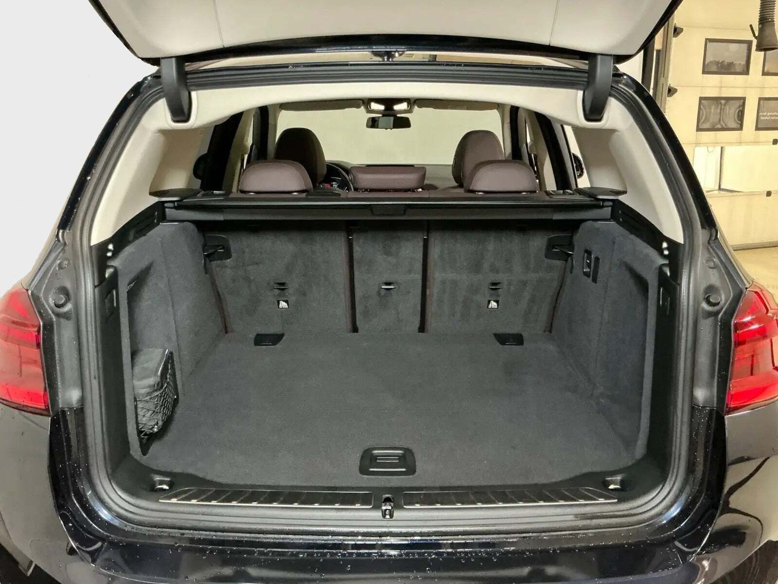 Blå BMW iX3 fra 2021