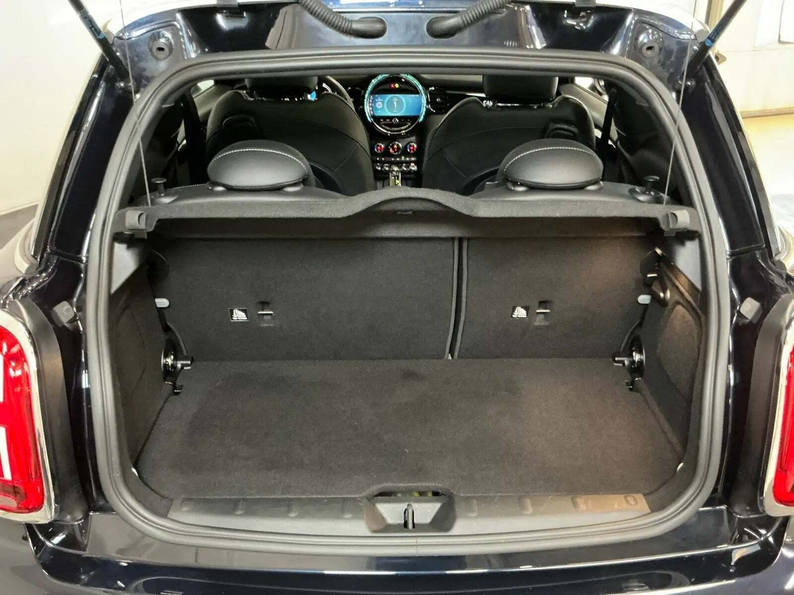 Blå Mini Cooper SE fra 2022