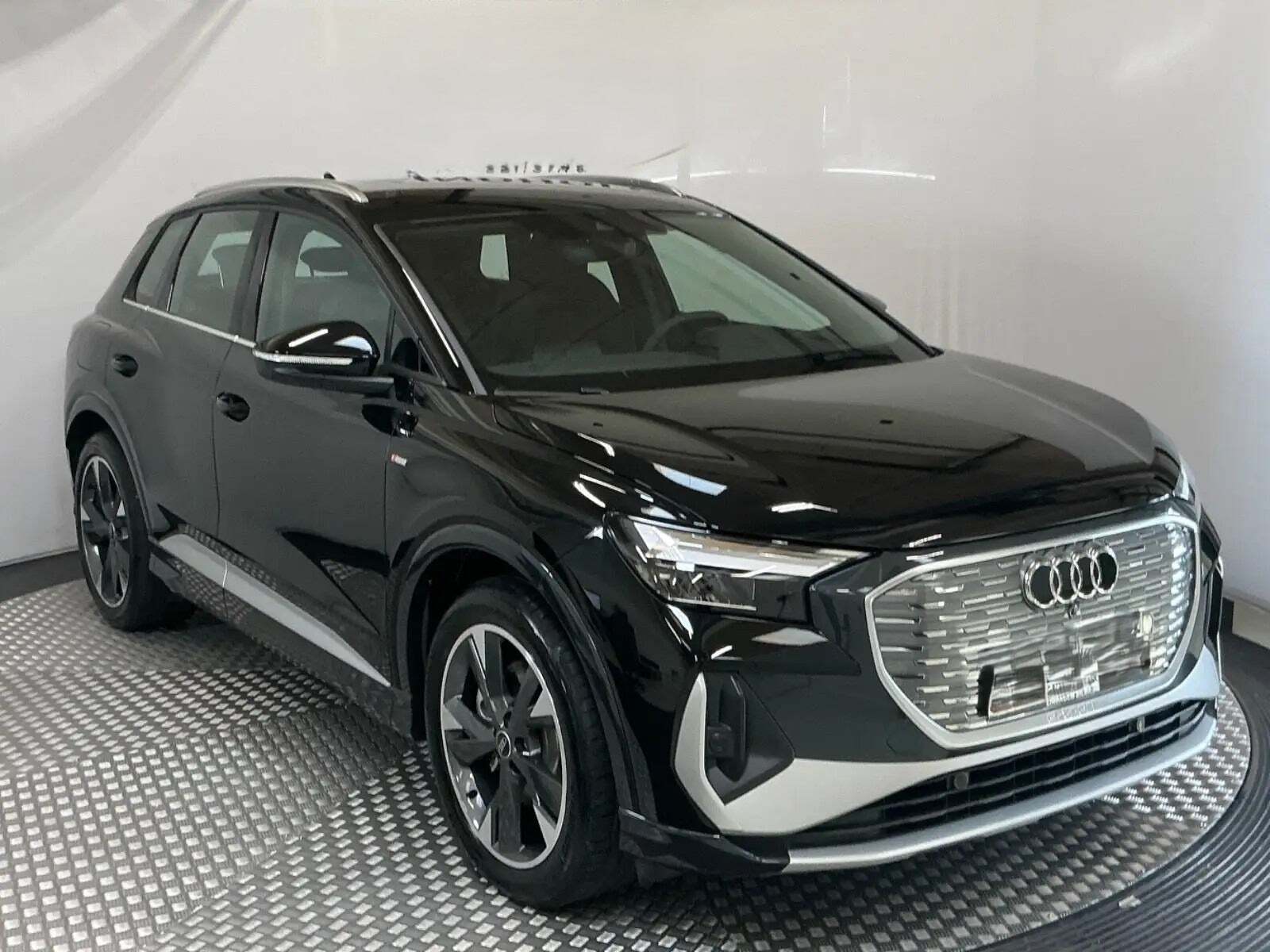 Audi Q4 e-tron 45 S-line