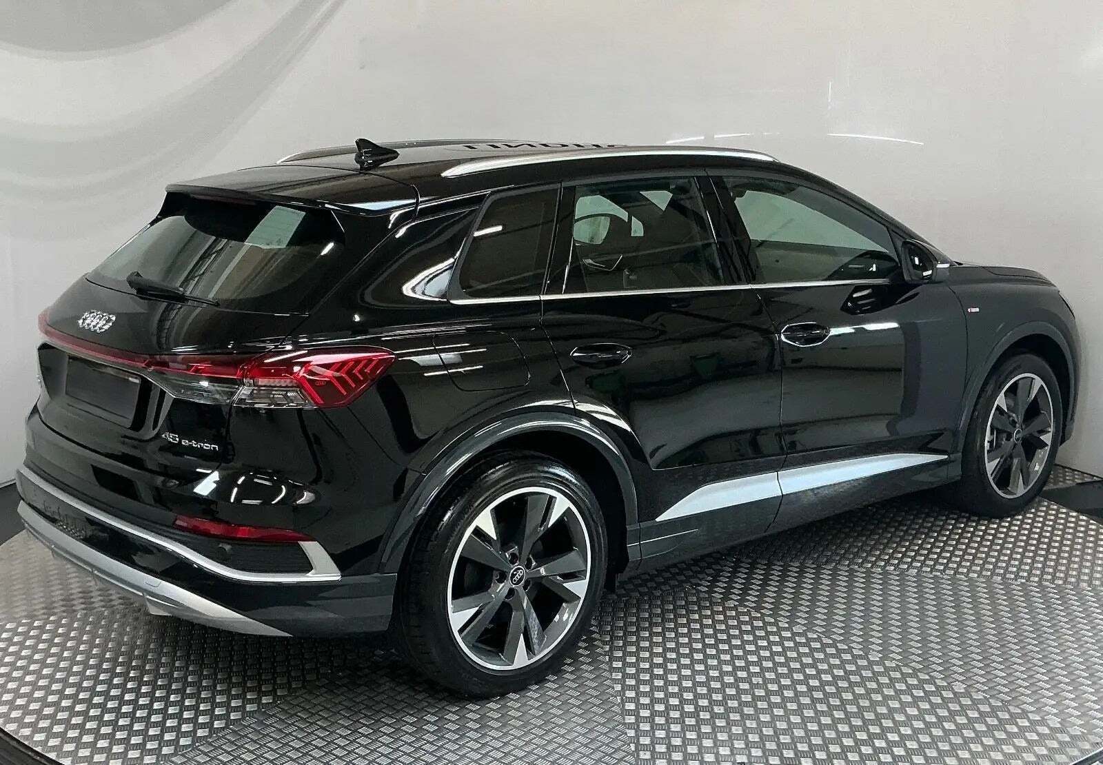 Audi Q4 e-tron 45 S-line