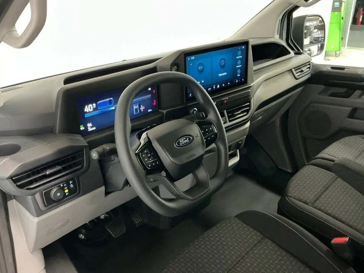 Ford E-Transit Custom 320L 64 Trend