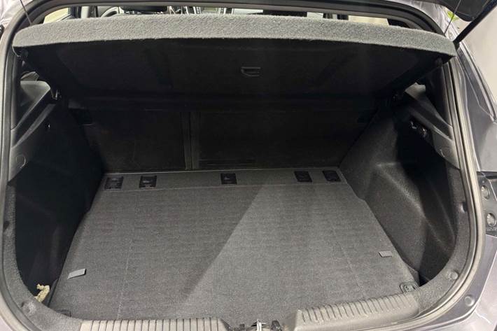 Grå Hyundai i30 fra 2015