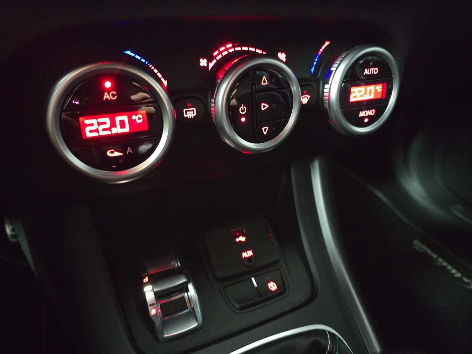 Hvid Alfa Romeo Giulietta fra 2014