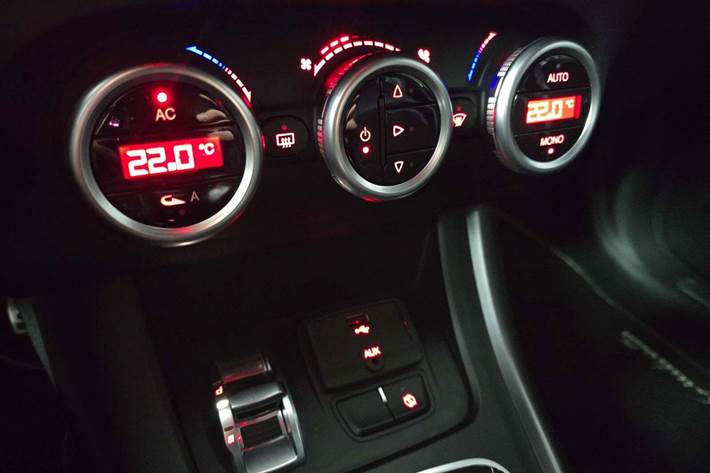 Hvid Alfa Romeo Giulietta fra 2014