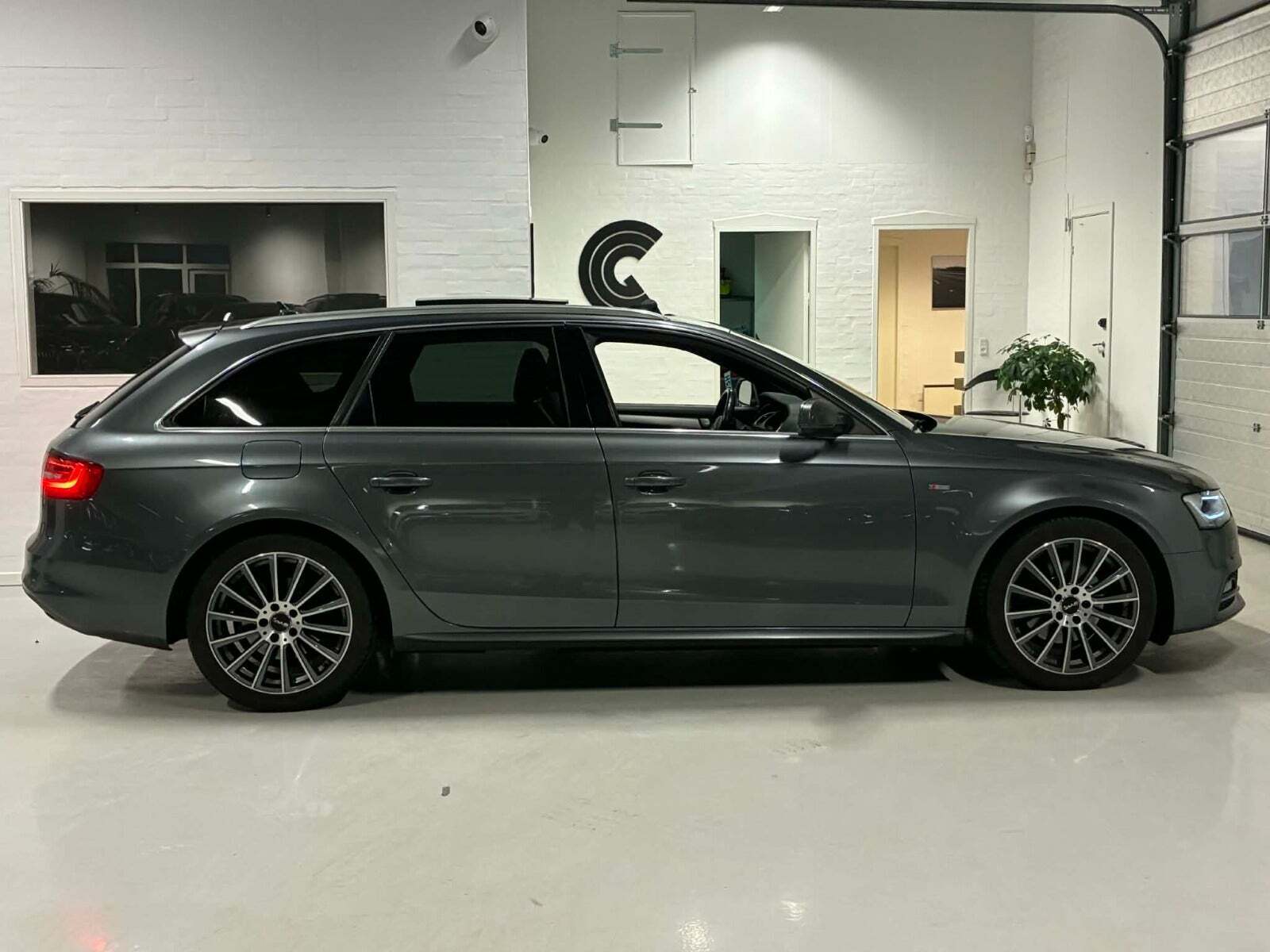 Audi A4 2,0 TDi 177 S-line Avant quattro S-tr.