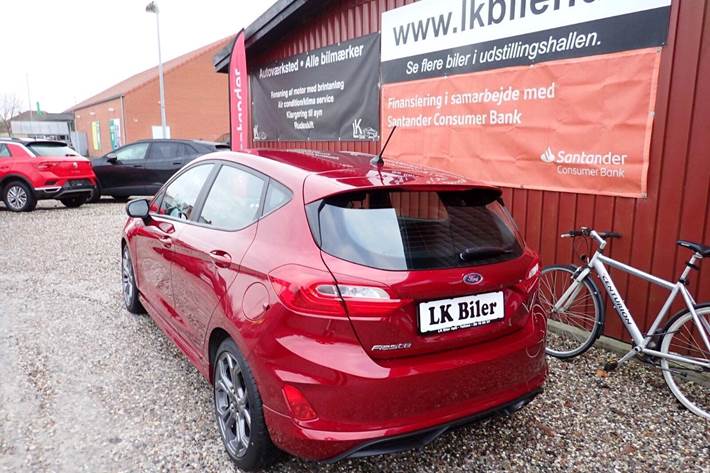 Rød Ford Fiesta fra 2018