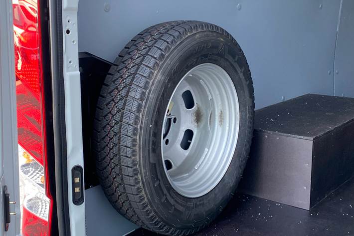 Hvid Iveco Daily fra 2023