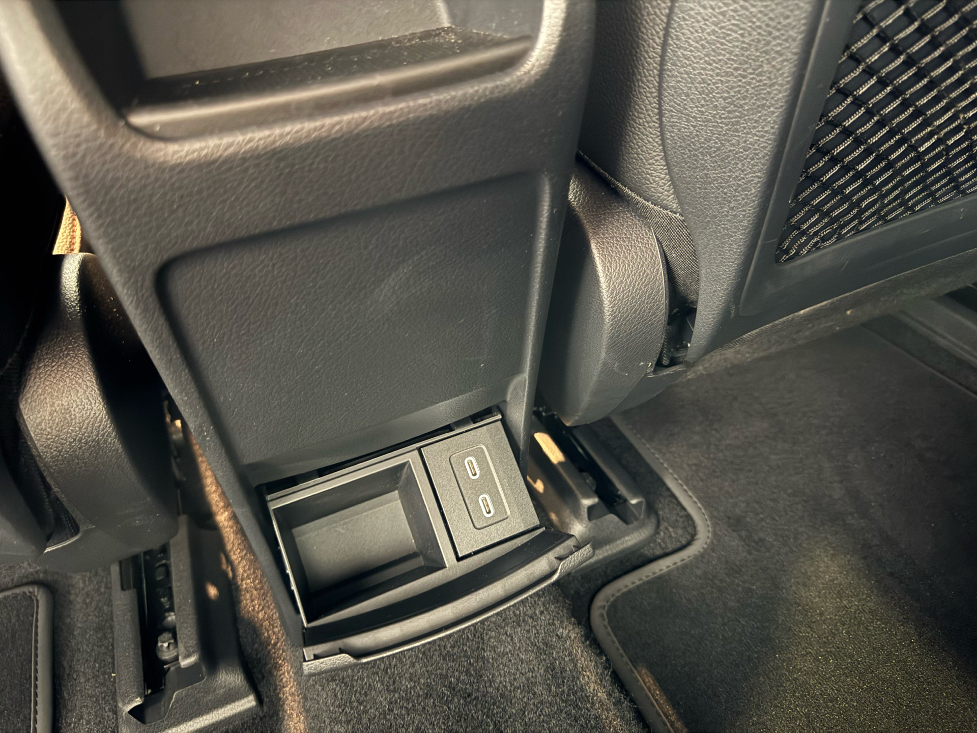 Grå Mercedes EQA 250+ fra 2025