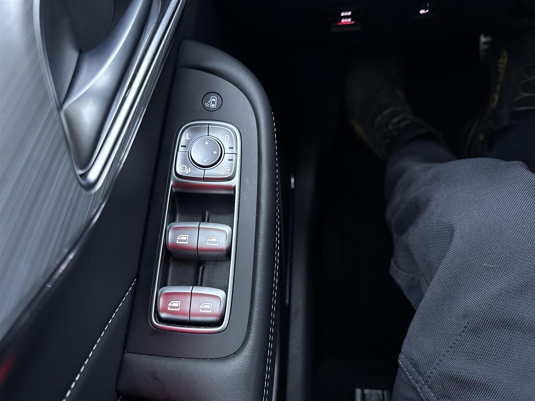 Grå MG Marvel R fra 2022