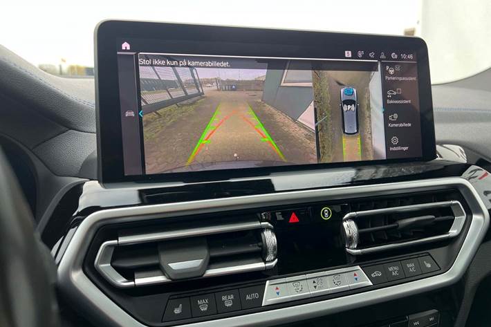 Grå BMW iX3 fra 2022