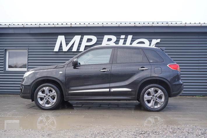 Sort Suzuki Vitara fra 2015