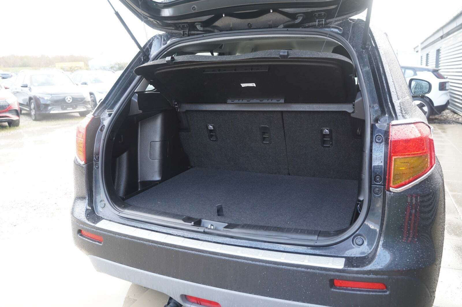 Sort Suzuki Vitara fra 2015