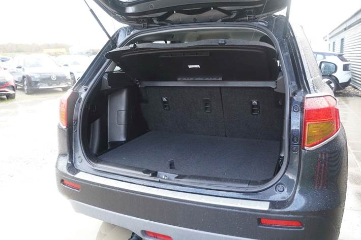 Sort Suzuki Vitara fra 2015