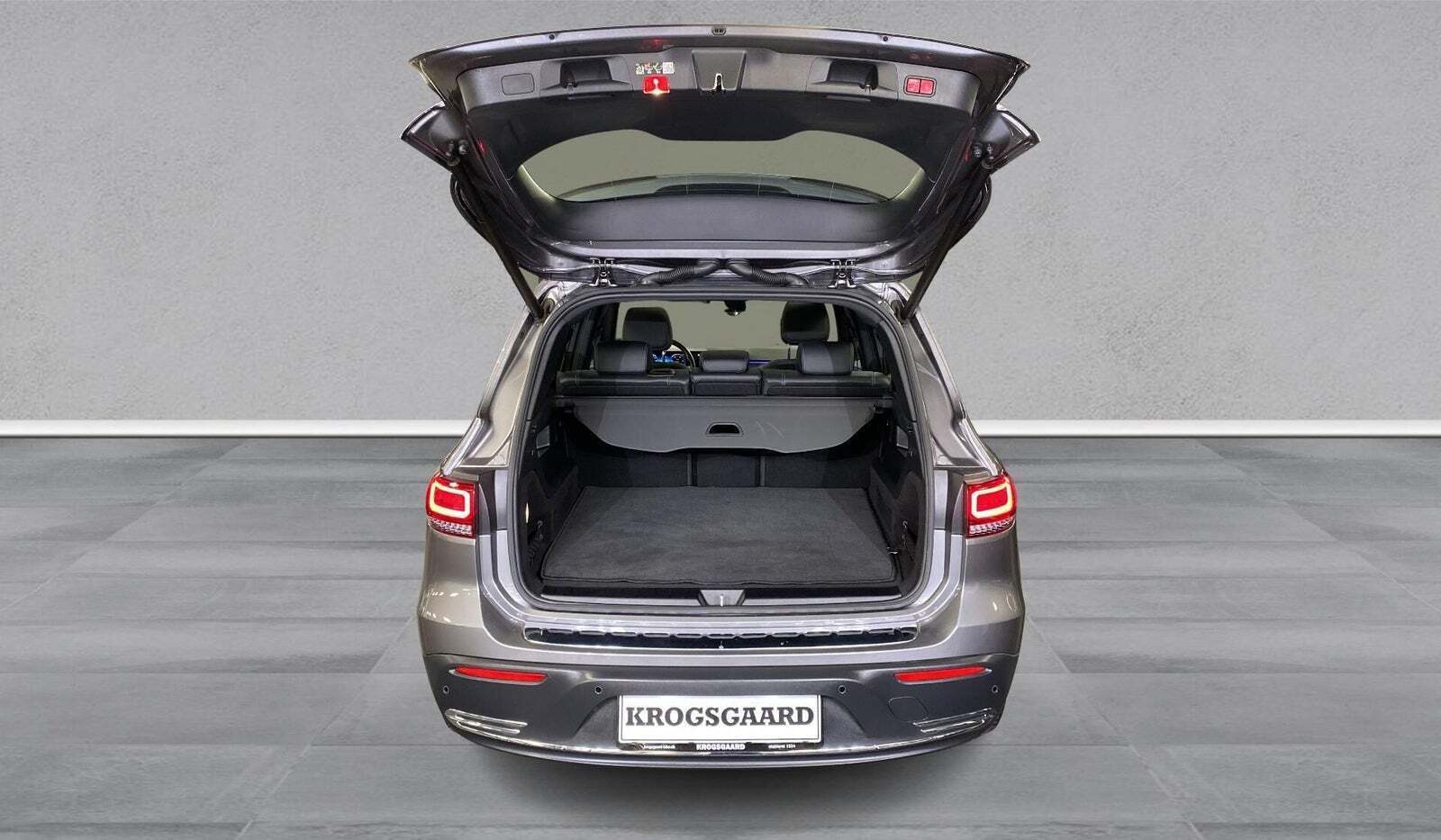 Grå Mercedes EQB250 fra 2022