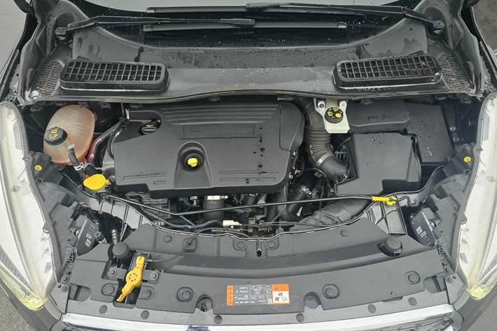 Grå Ford Kuga fra 2018