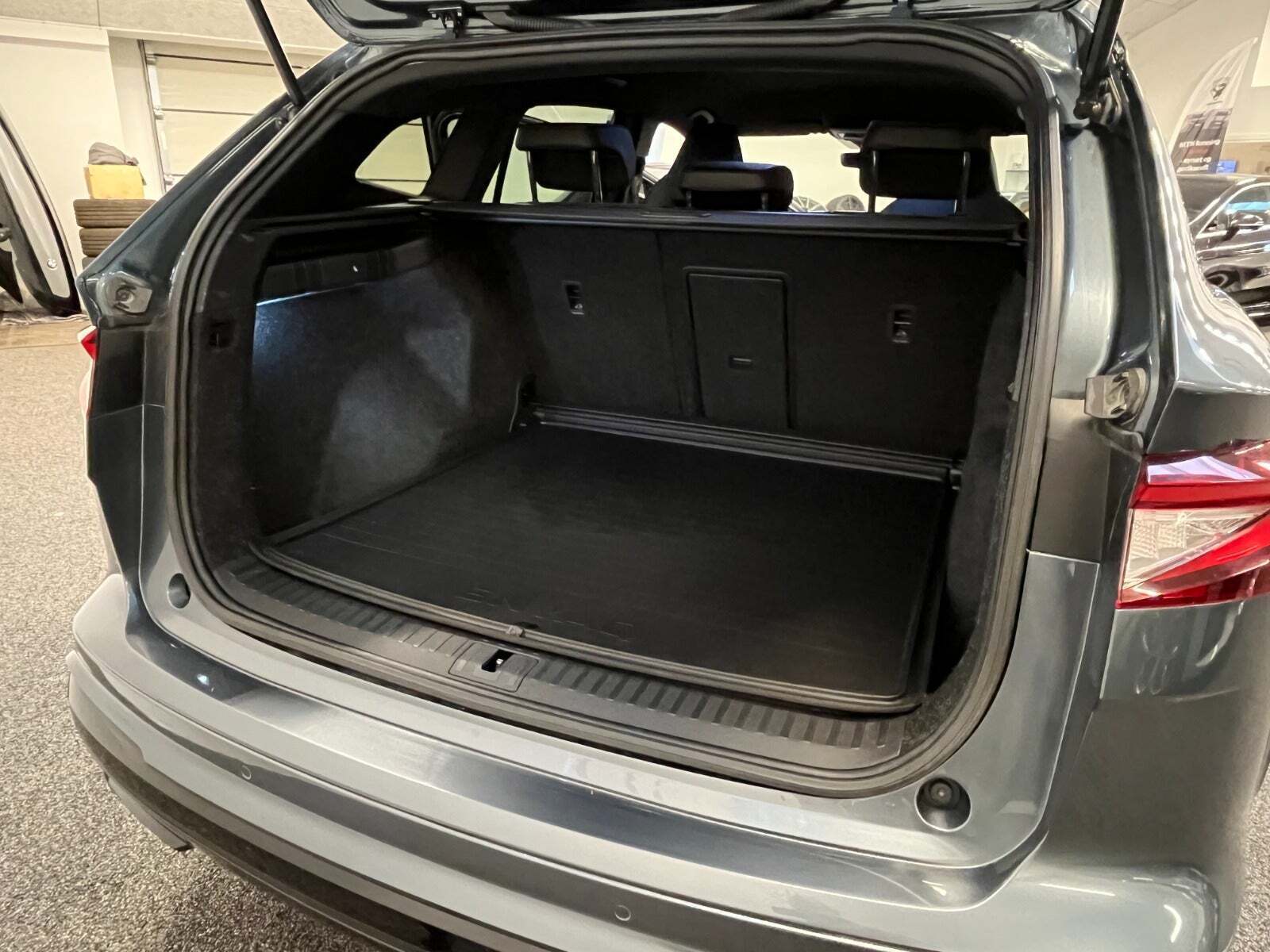 Grå Skoda Enyaq fra 2021