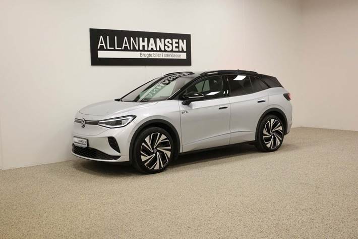 Sølv VW ID.4 fra 2023 set udefra