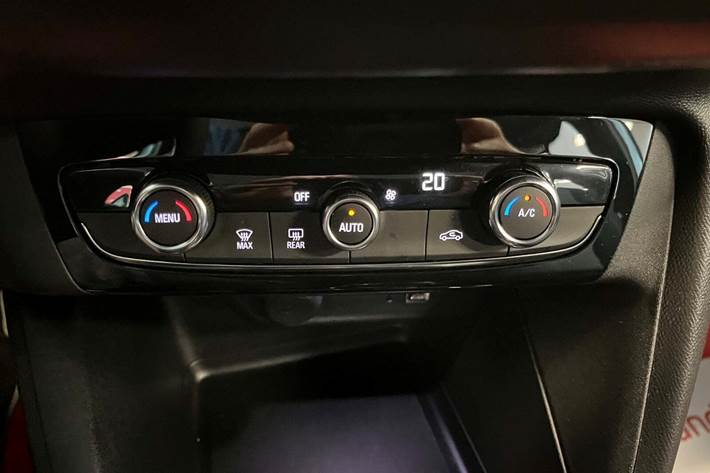 Hvid Opel Corsa-e fra 2023