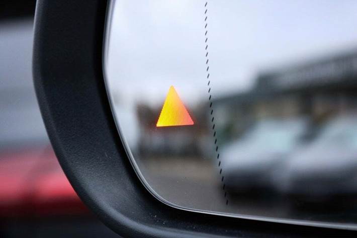 Hvid Mercedes EQA350 fra 2023