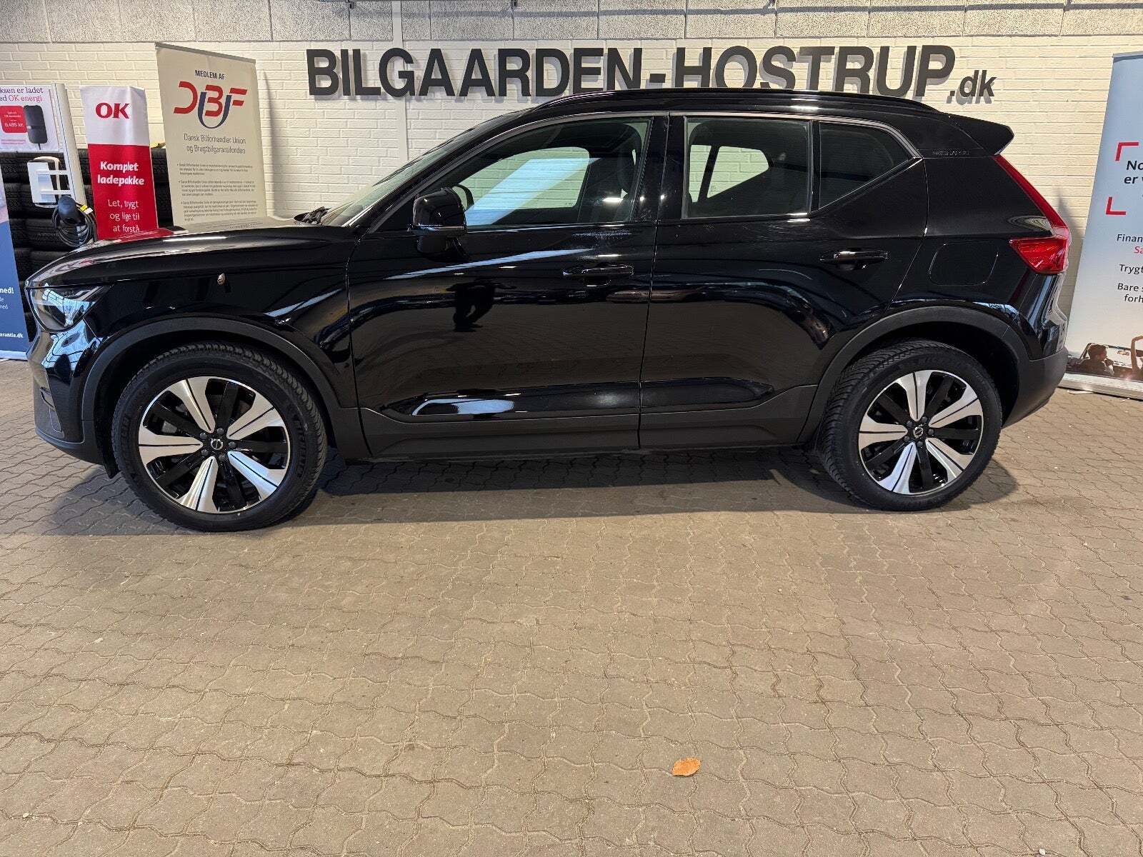Sort Volvo XC40 fra 2023