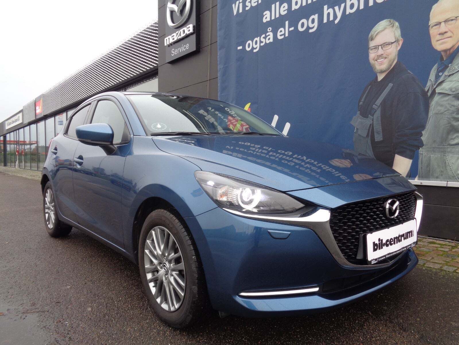 Blå Mazda 2 fra 2022