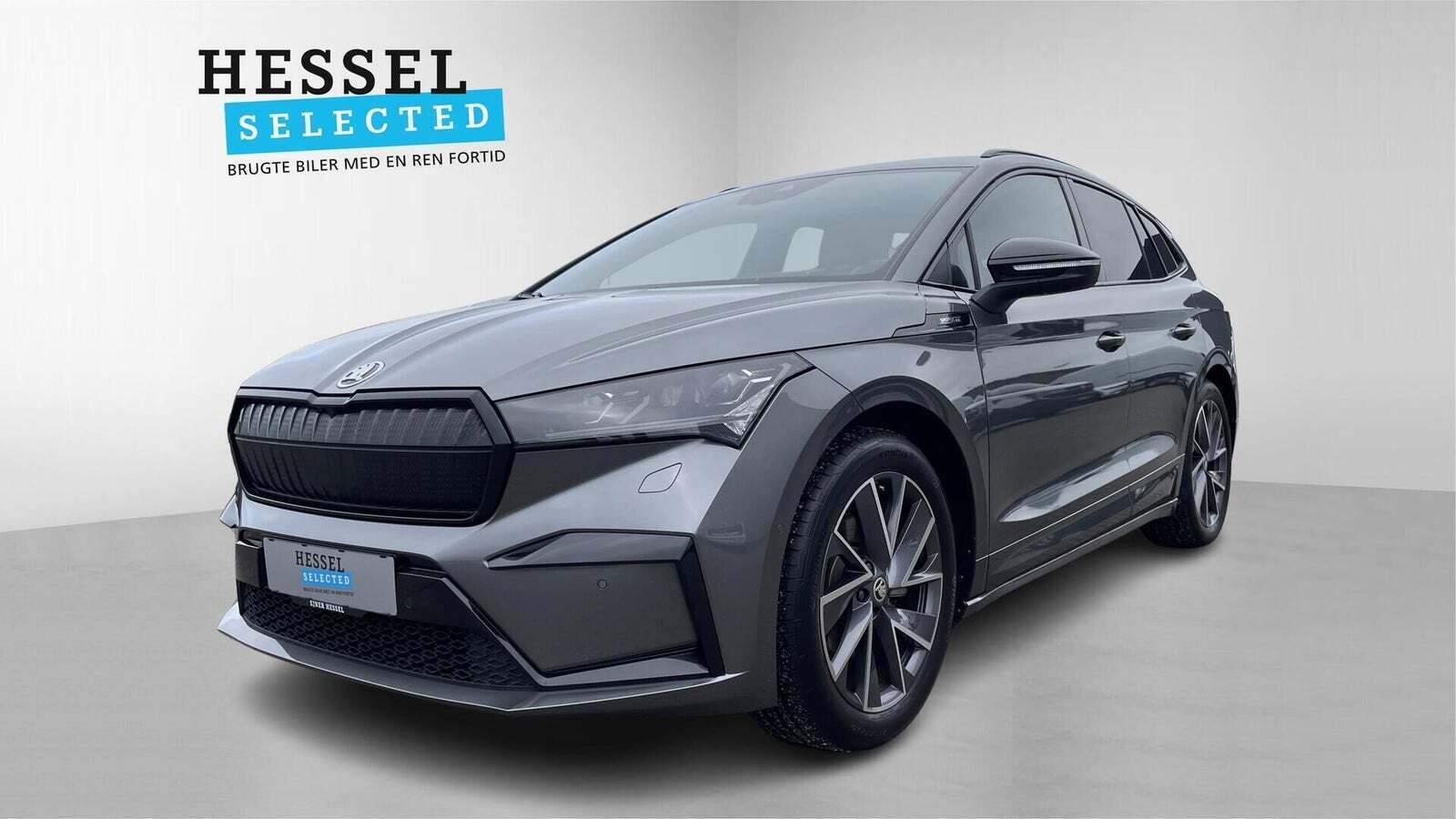 Grå Skoda Enyaq fra 2022 set udefra