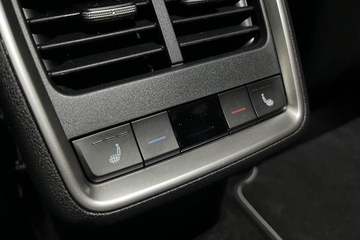 Hvid Skoda Enyaq fra 2025