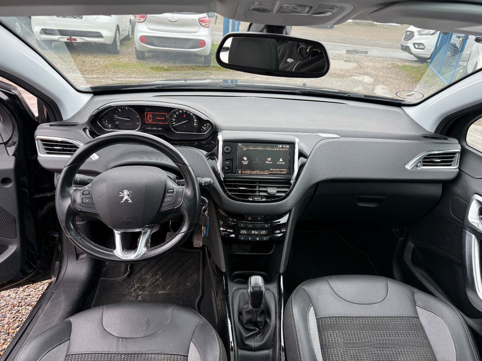Sort Peugeot 2008 fra 2019
