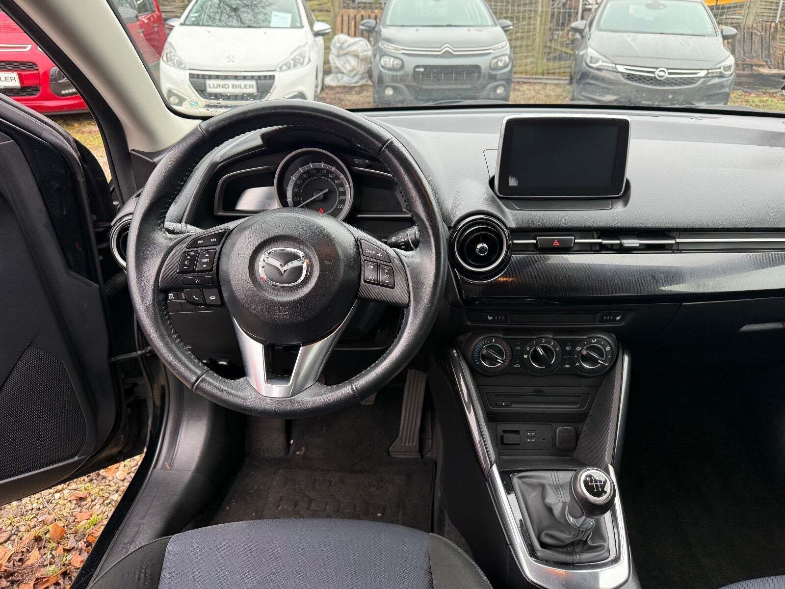 Sort Mazda 2 fra 2016