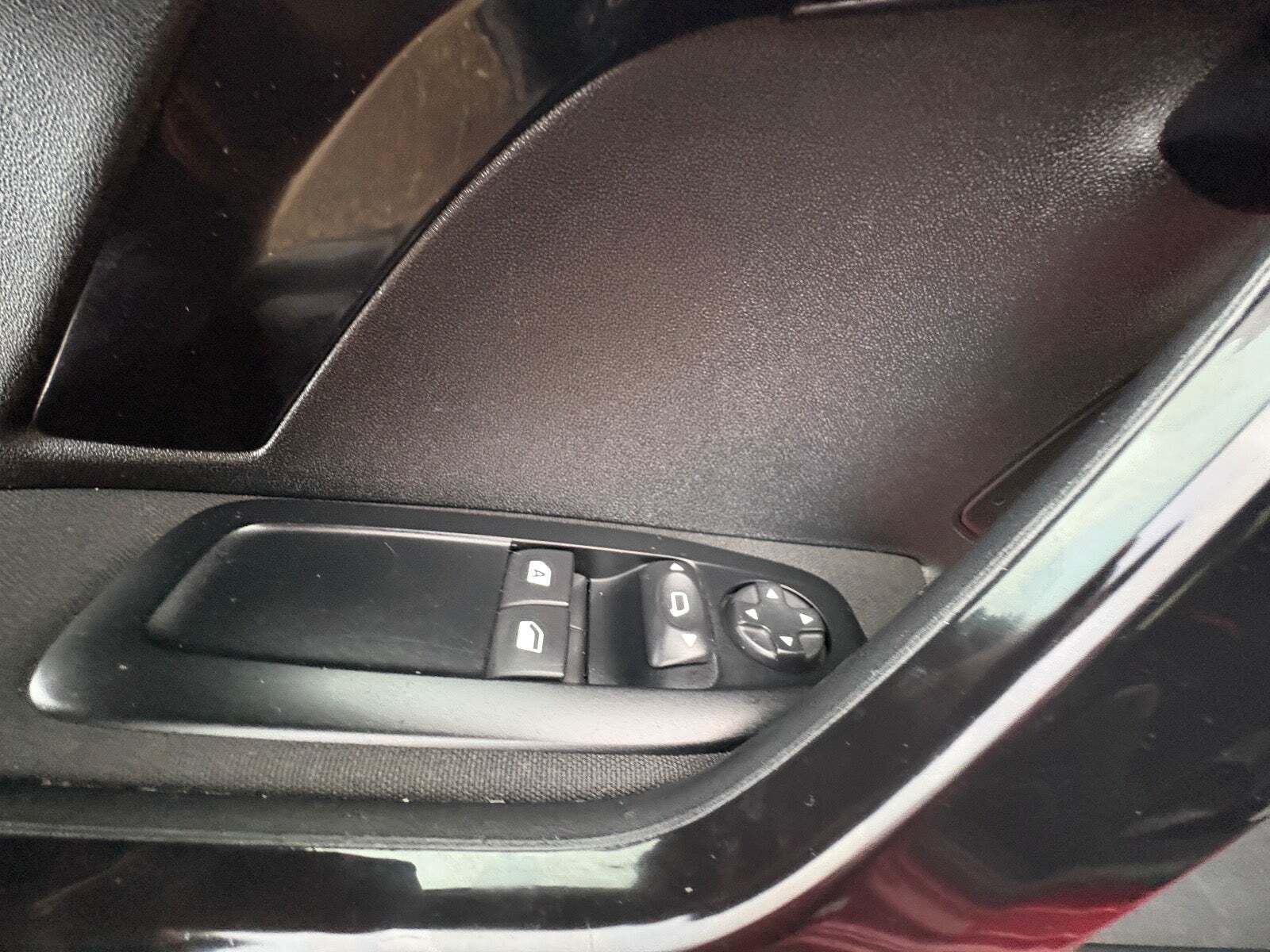 undefined Peugeot 208 fra 2012