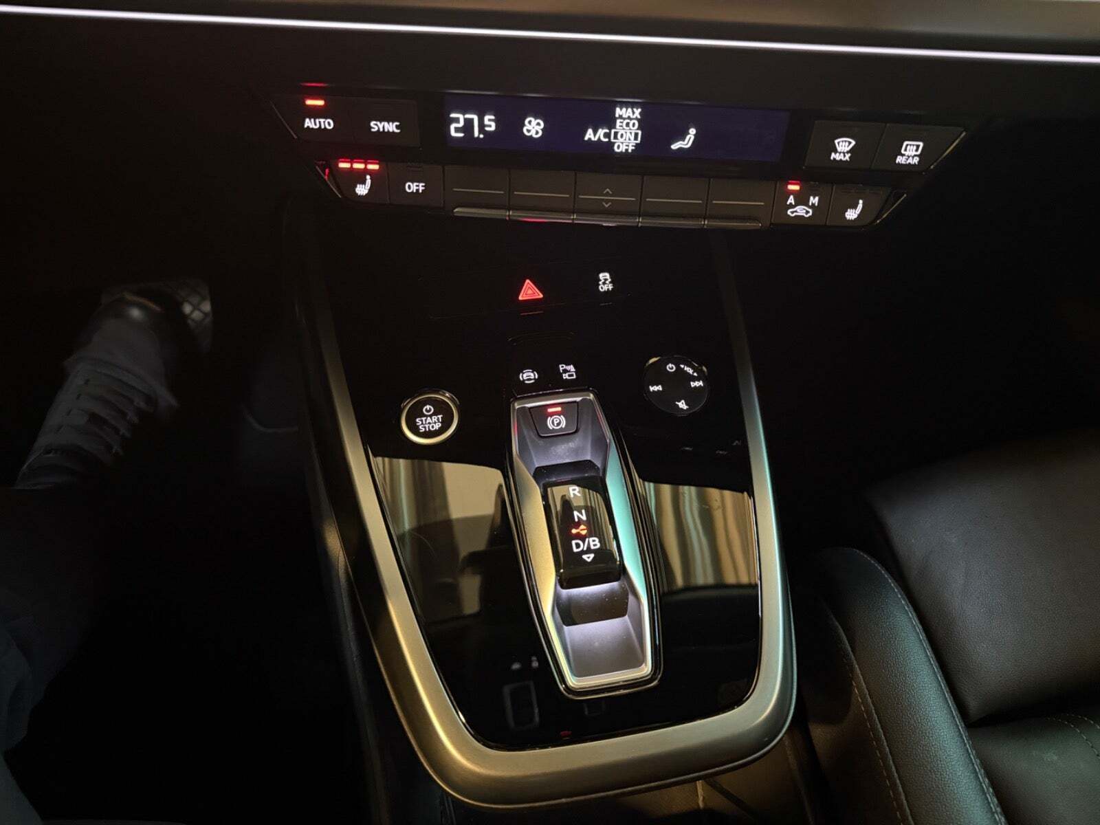 Grå Audi Q4 e-tron fra 2022