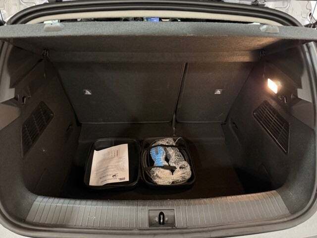 Grå Renault Megane E-Tech fra 2023