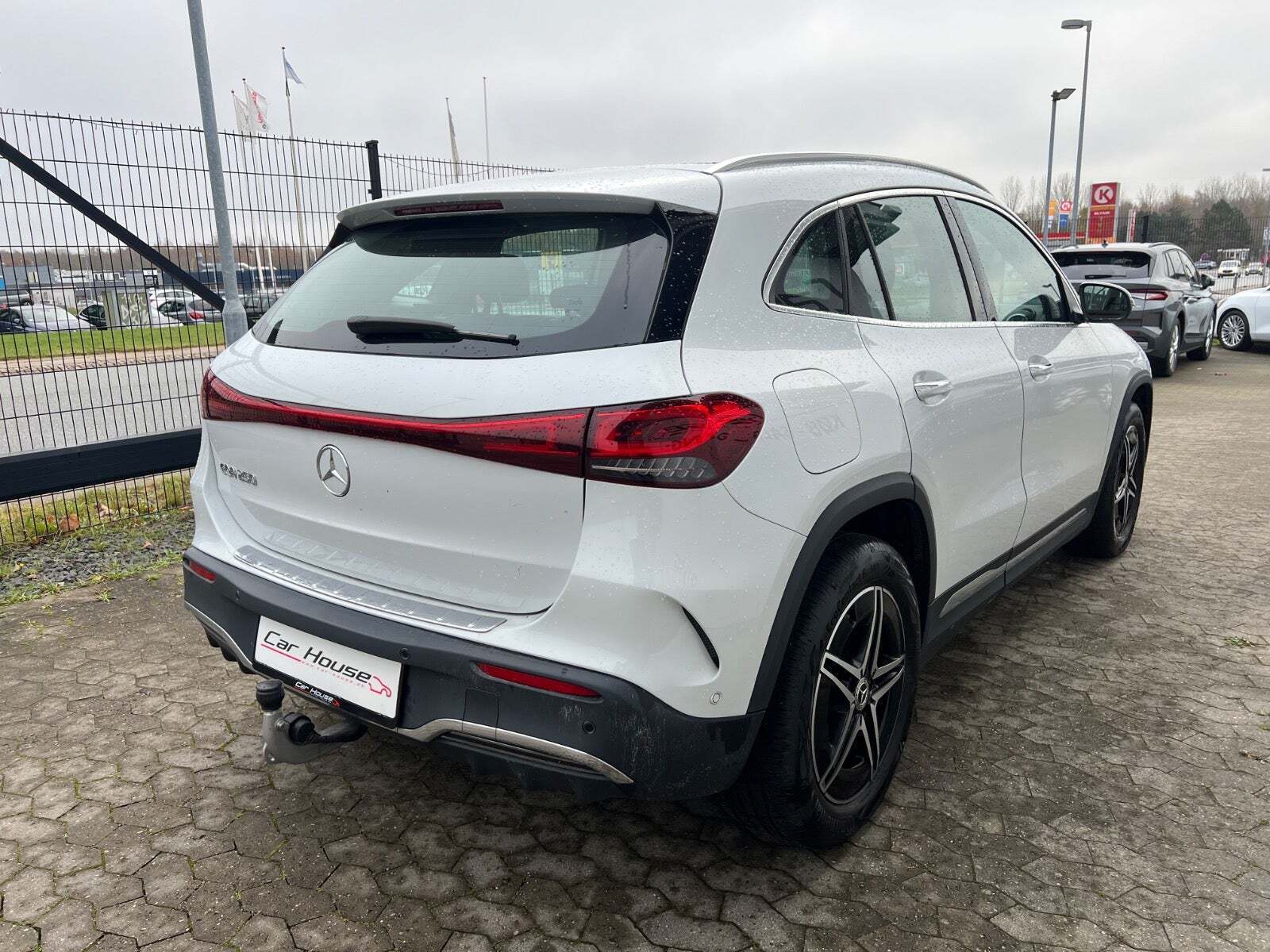 Hvid Mercedes EQA250 fra 2023