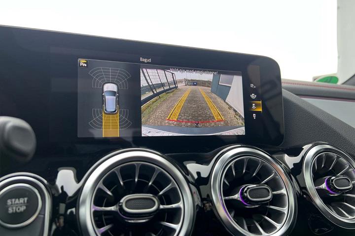 Hvid Mercedes EQA250 fra 2023