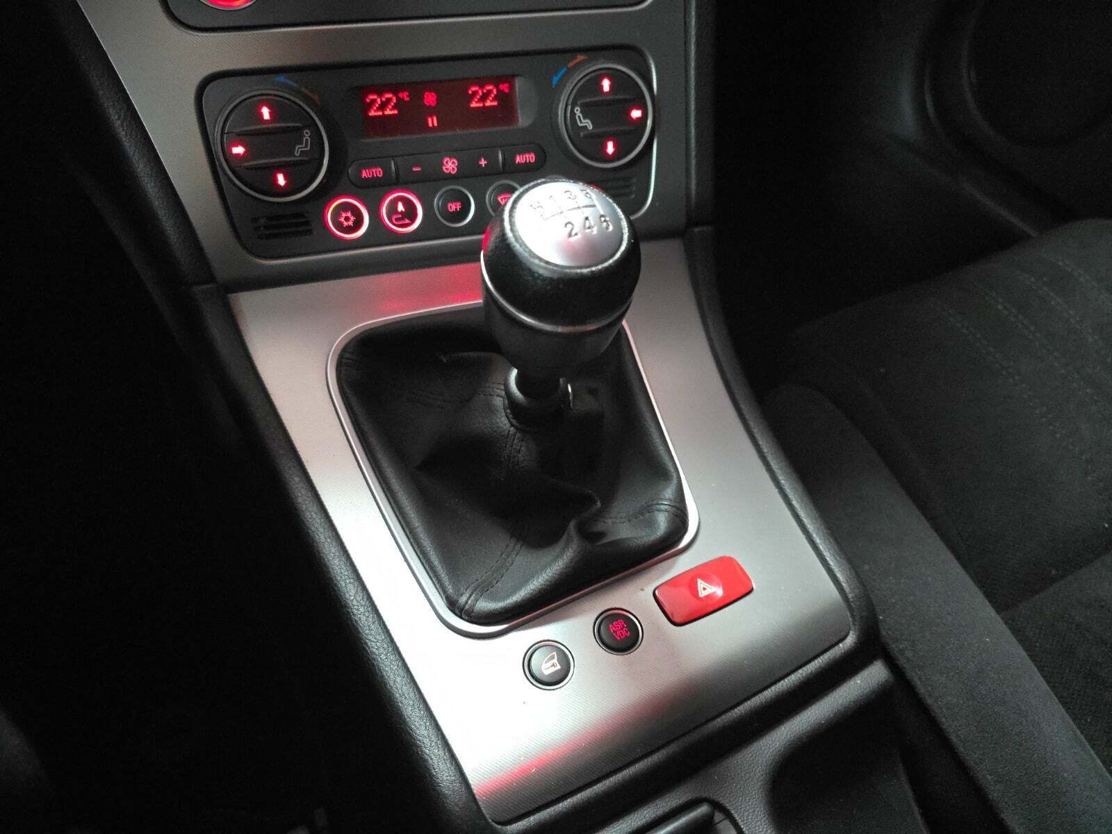 Rød Alfa Romeo 159 fra 2010