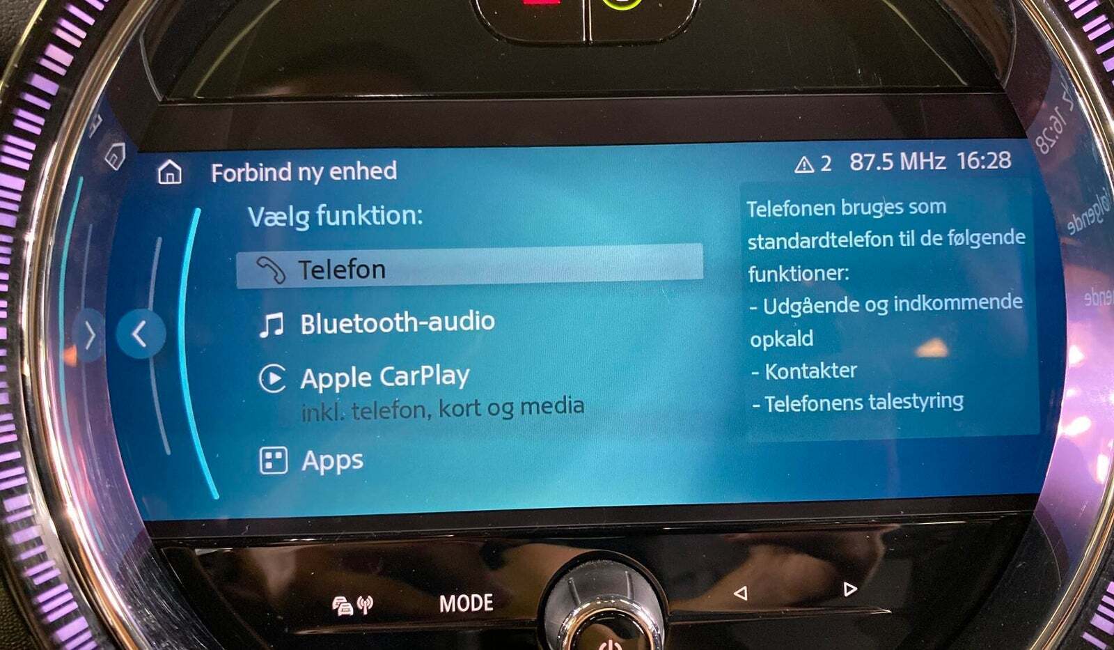 Rød Mini Cooper SE fra 2023