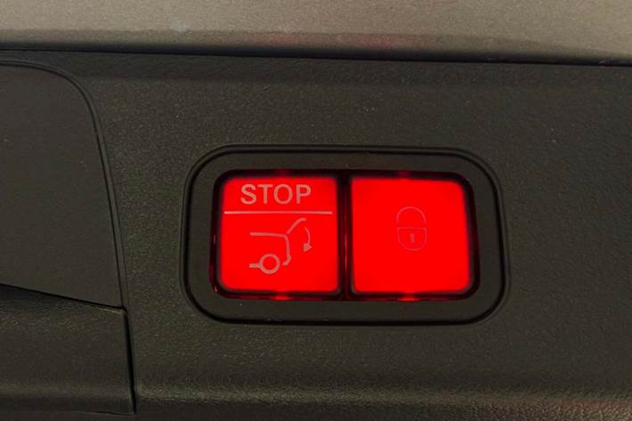 Grå Mercedes EQB300 fra 2022