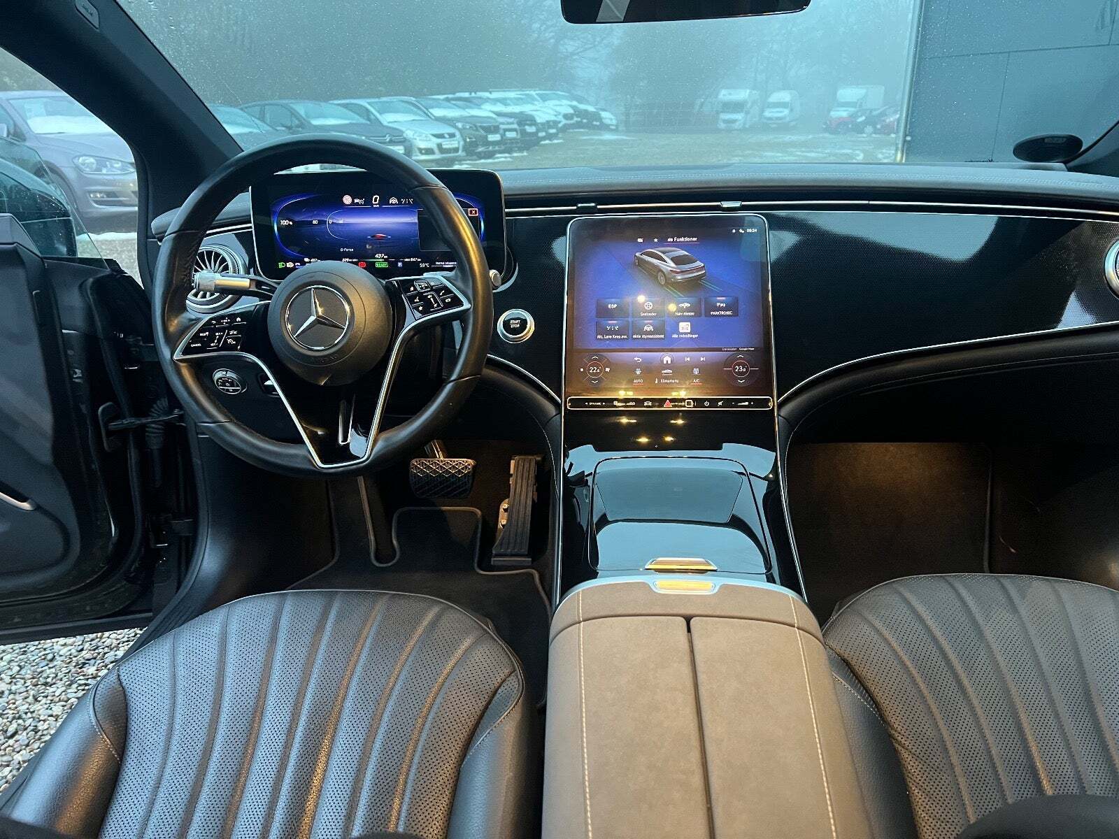 Sort Mercedes EQS450+ fra 2022