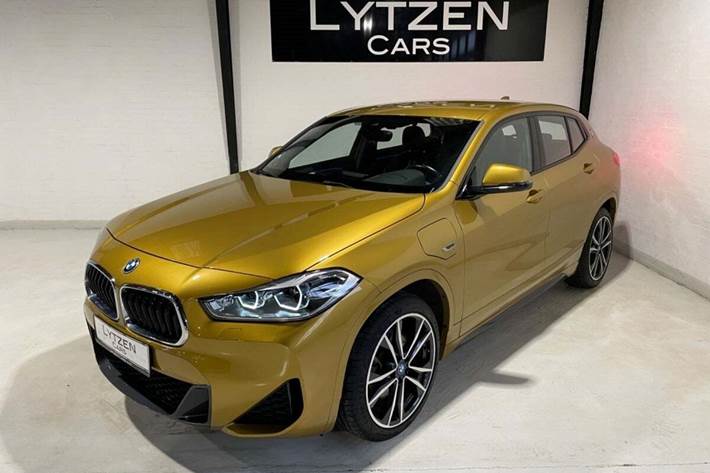 Gul BMW X2 fra 2022 set udefra