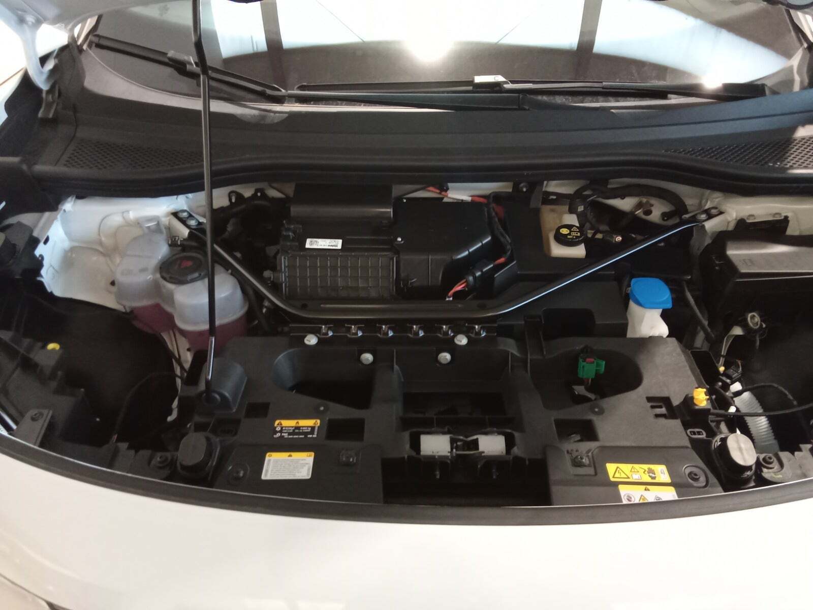 Hvid VW ID.4 fra 2025