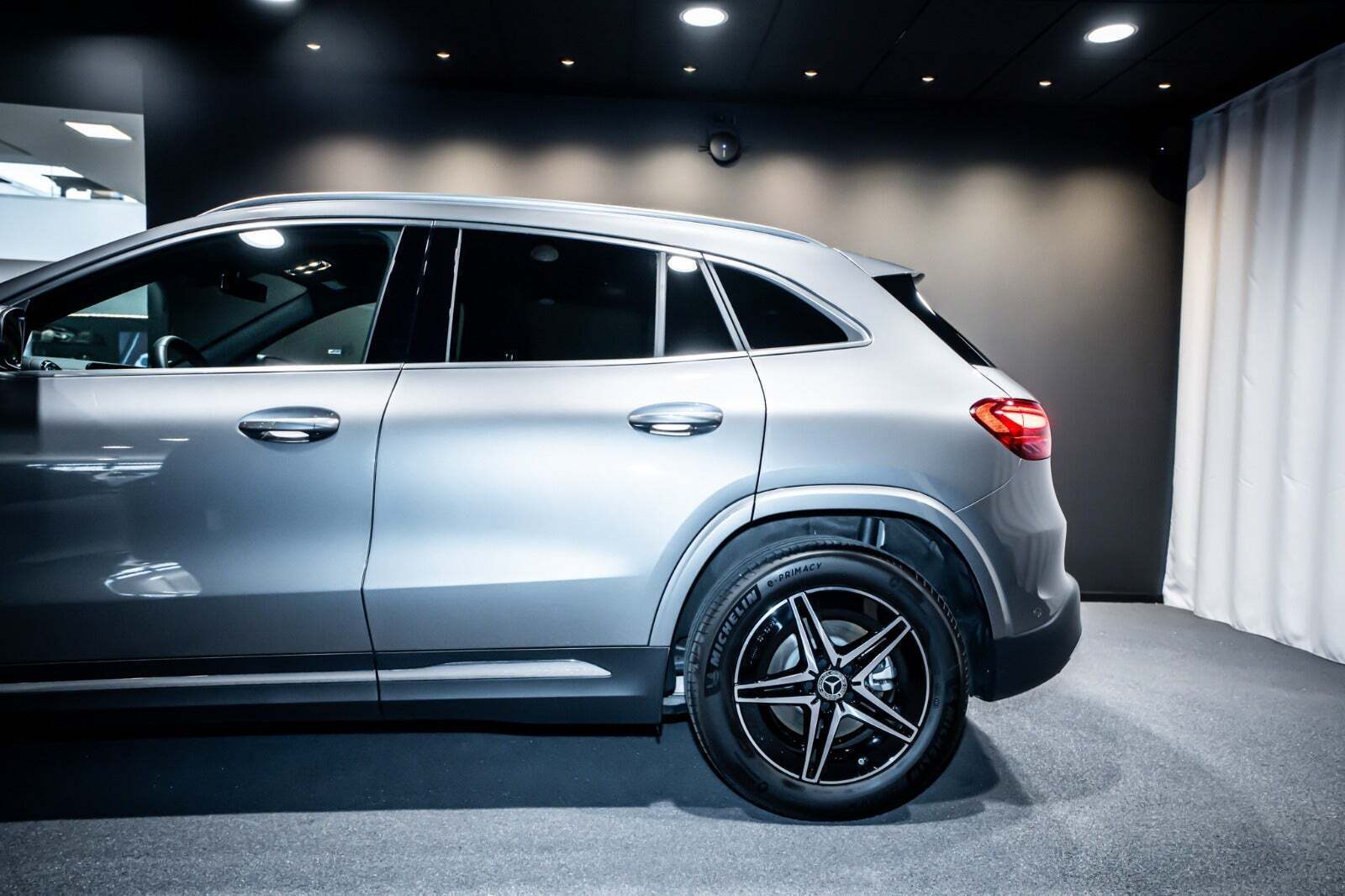 Grå Mercedes EQA250+ fra 2026