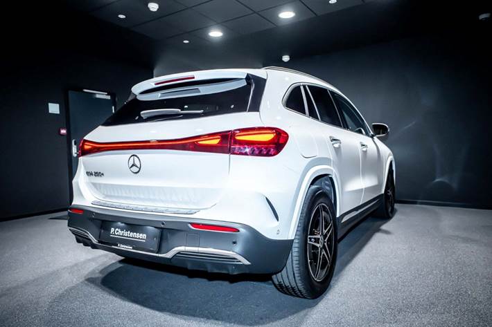 Hvid Mercedes EQA250+ fra 2025