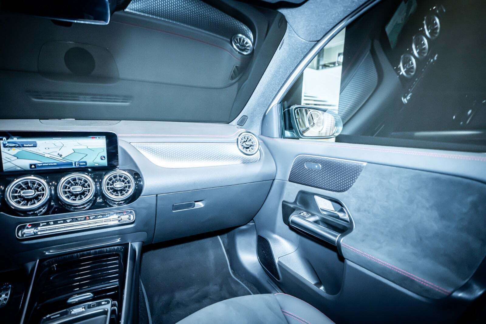 Hvid Mercedes EQA250+ fra 2026