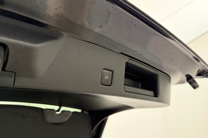 Sort Ford Kuga fra 2023