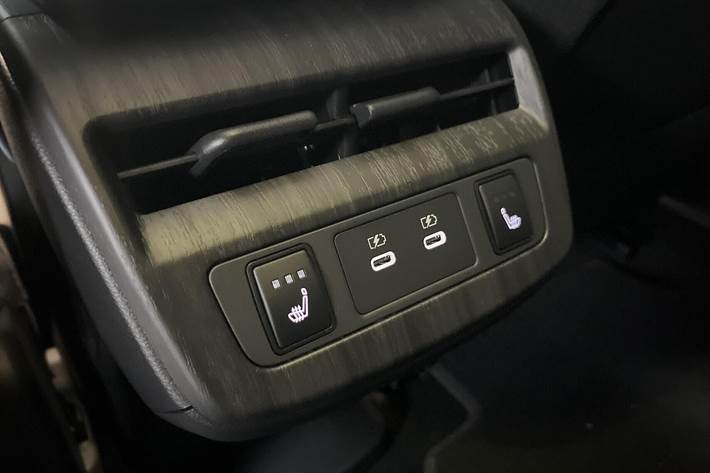 Grå Nissan Ariya fra 2025