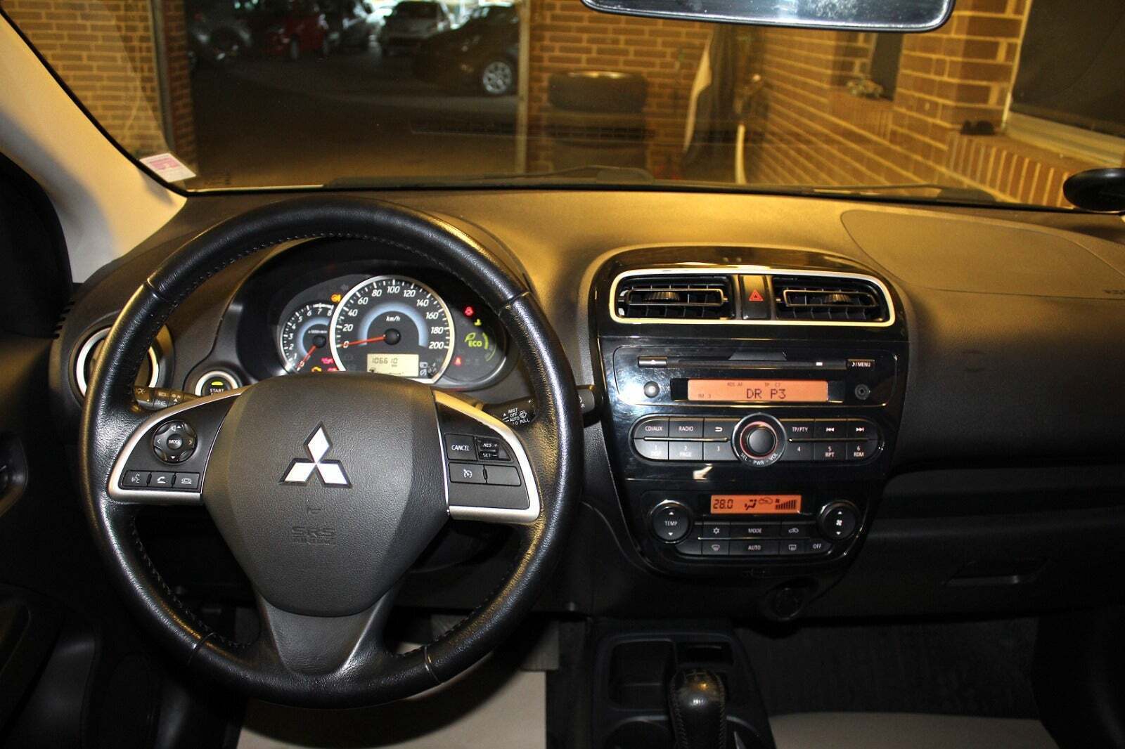 Hvid Mitsubishi Space Star fra 2015