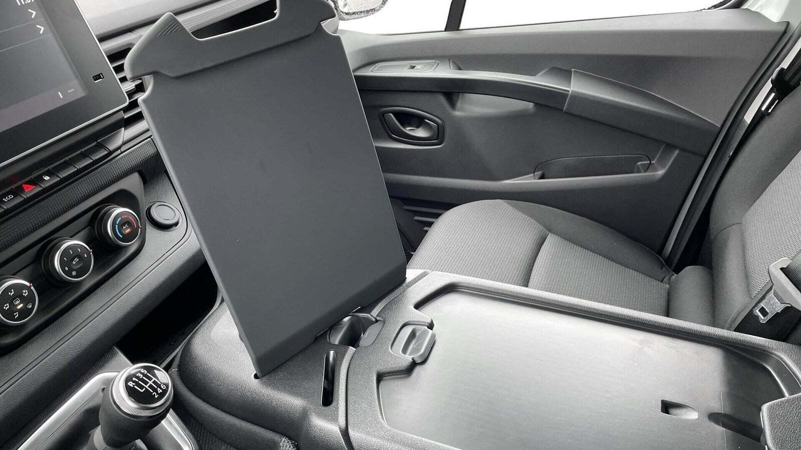 Hvid Renault Trafic fra 2025