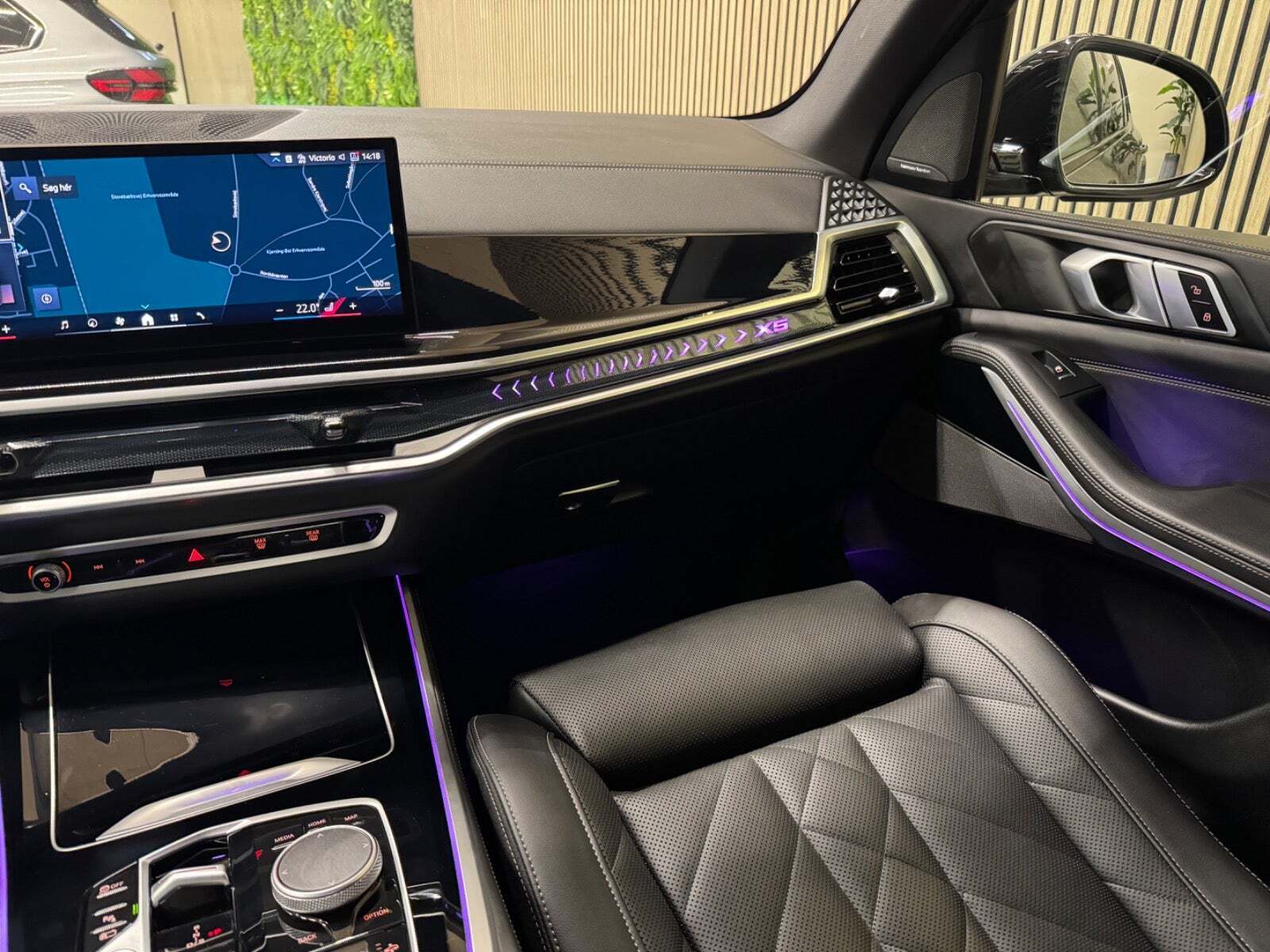 Grå BMW X5 fra 2025